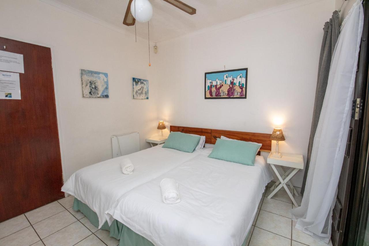 Nothando Backpackers Lodge プレッテンバーグ・ベイ エクステリア 写真